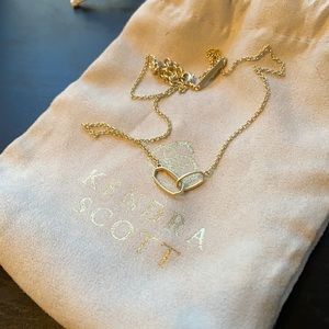Kendra Scott ‘sawyer’ necklace—gold tone
